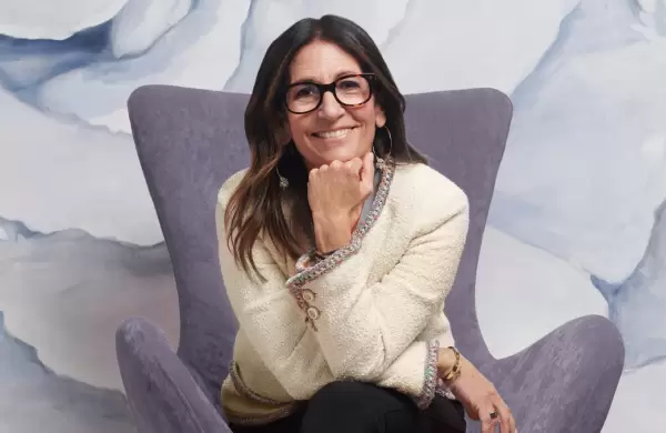 Cómo la magnate del maquillaje Bobbi Brown se convirtió en un fenómeno de TikTok a los 65 años