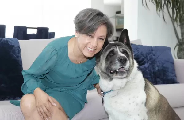 Dos asistentes de primera para la fundadora de Sayazu