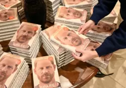 El libro con las memorias del prncipe Harry rompe rcords y factura ms de US$ 30 millones en un da