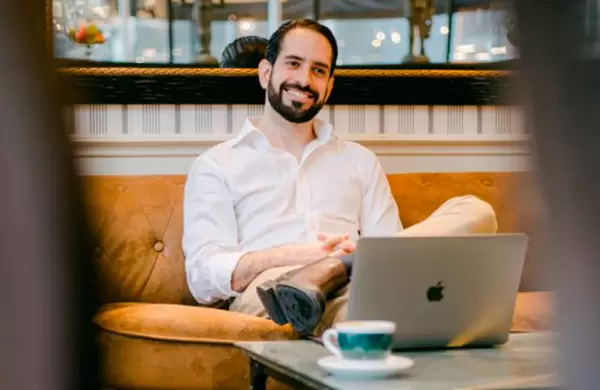 Salt el charco y hoy es un referente de los Recursos Humanos en Espaa