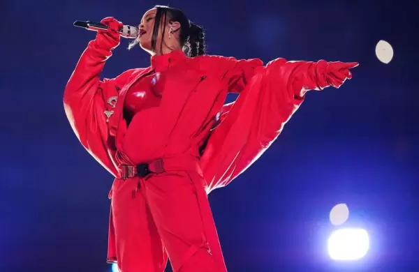 Lo confirmaron tras su actuación en el super Super Bowl: Rihanna está embarazada