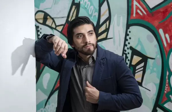 Guayaquileo, poeta, 'chance' influencer y mente maestra de un ecosistema emprendedor