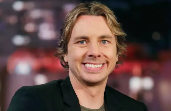 El sabio consejo del comediante y actor Dax Shepard para tener unas finanzas saludables