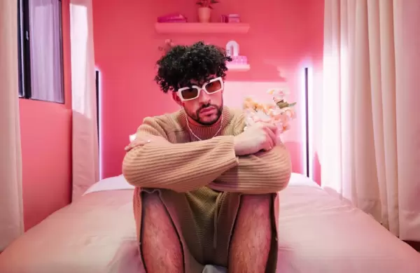 La exnovia de Bad Bunny demanda al artista por US$ 40 millones: el inslito motivo