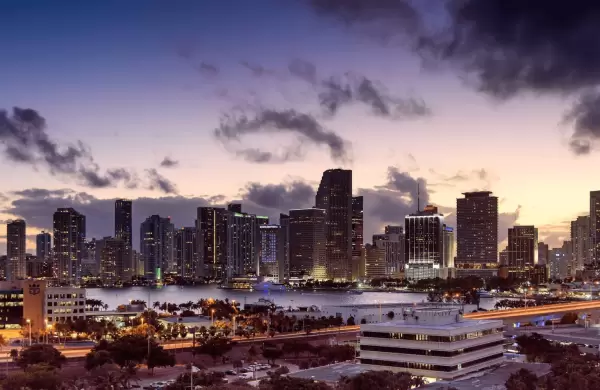 Los latinoamericanos lideran la compra de propiedades en Miami: cuánto invierten, cómo pagan y qué buscan en Florida