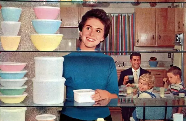Así se desangra Tupperware, la marca que creó toda una cultura