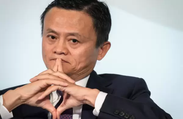 SoftBank reduce su participación en la Alibaba de Jack Ma y sus acciones se desploman
