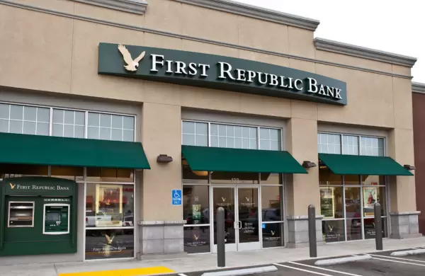 Sigue el desplome de acciones del First Republic Bank y le pega al sector bancario