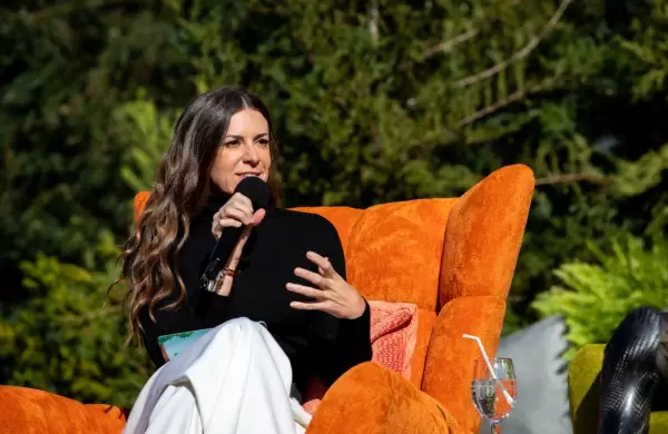 Cmo Salesforce busca acelerar la adopcin de la Inteligencia Artificial en las empresas