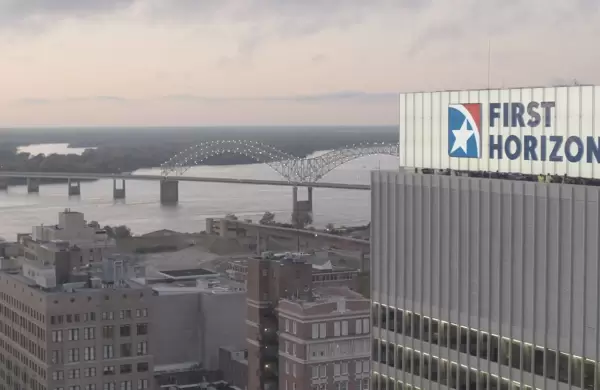 Caen las acciones de otro banco estadounidense en un nuevo golpe para el sector