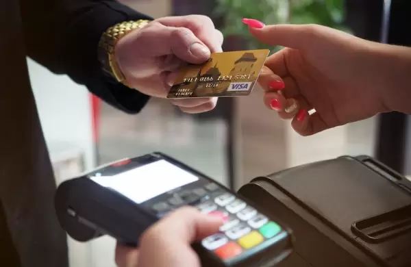 Cómo juega la psicología en los impulsos para comprar con tarjeta