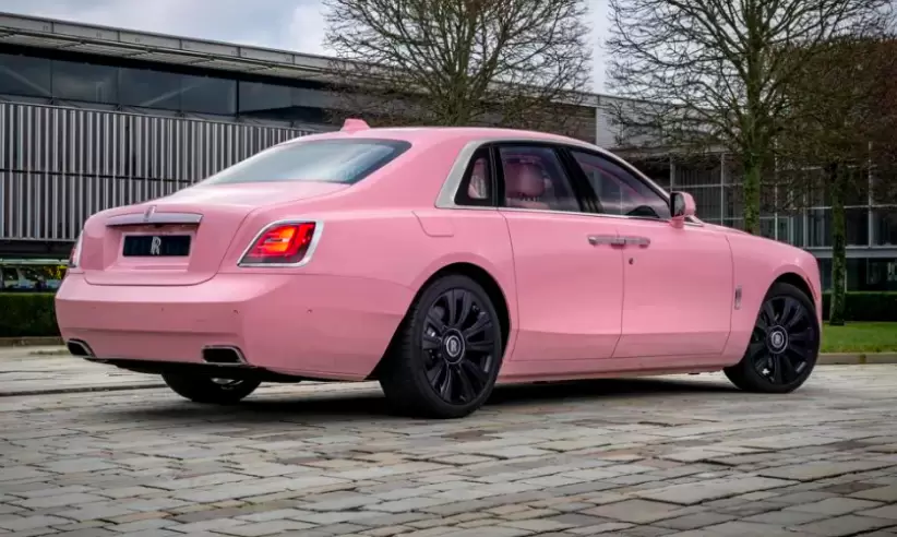 Rolls-Royce Ghost Champagne Rose