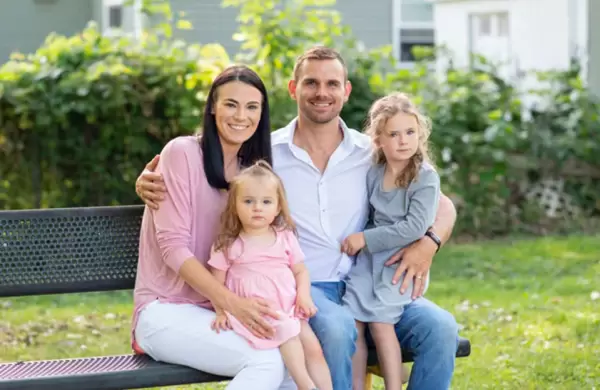 Qué hizo esta pareja que pasó de ganar de 100.000 dólares al año a 100.000 dólares al mes