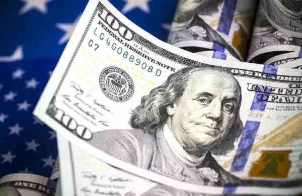 El dólar cae a nivel mundial tras la última decisión de la Fed
