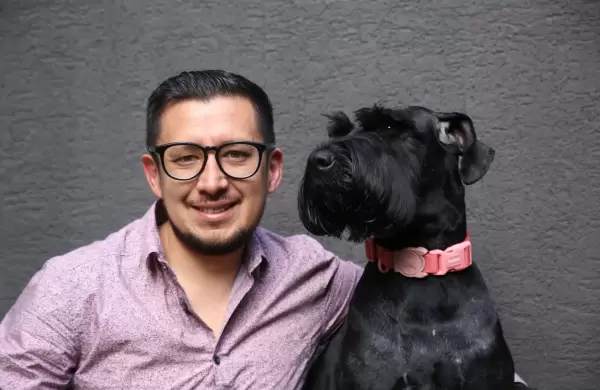 Las ideas que tiene son tan 'gigantes' como su schnauzer