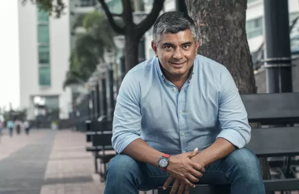 Buce fuera de Ecuador para ayudar al mundo sostenible