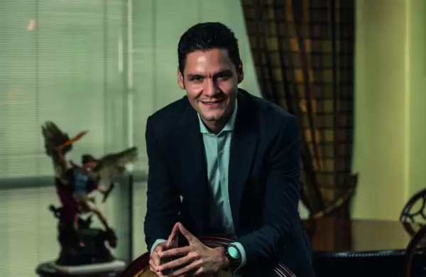 La dinasta Wong no despega el ojo del trono bananero