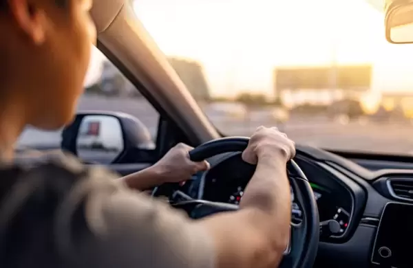 Así funciona esta IA utilizada en USA que observa millones de autos a diario y le avisa a la policía si estás manejando como un criminal