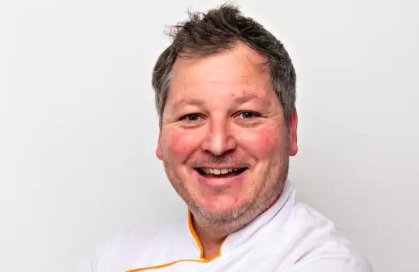 Quién es Lucio Marini, el chef que se especializó en pesca de río y fomenta su consumo en el menú diario