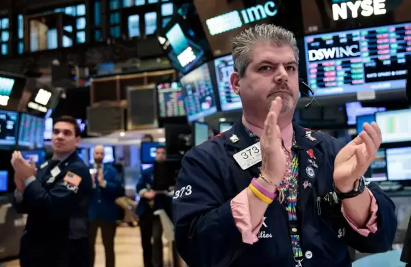 Cuatro acciones del S&P 500 por debajo del valor contable que pagan dividendos