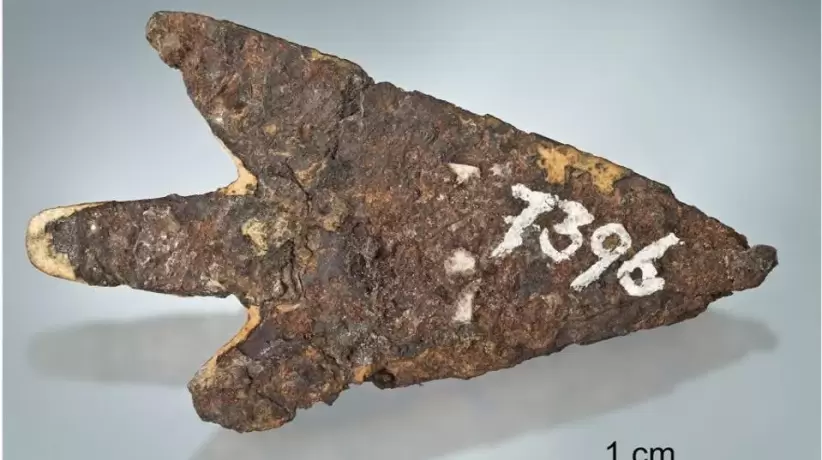 Flecha encontrada por arqueólogos