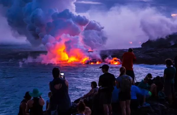 Por la crisis climática, se incendia un popular destino turístico internacional y advierten graves consecuencias económicas para la zona