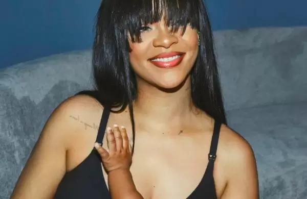 Rihanna lanzó una colección maternal de ropa interior