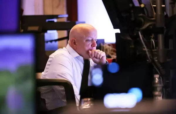 El Dow cae casi 300 puntos y el principal analista bancario de Fitch adelanta un pronóstico "horrible" para los bancos