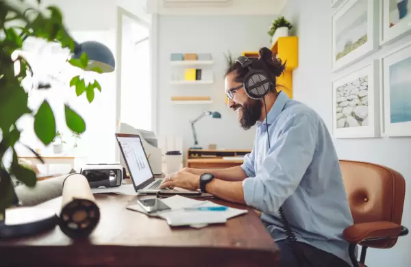 Diez trabajos bien remunerados que no requieren un título