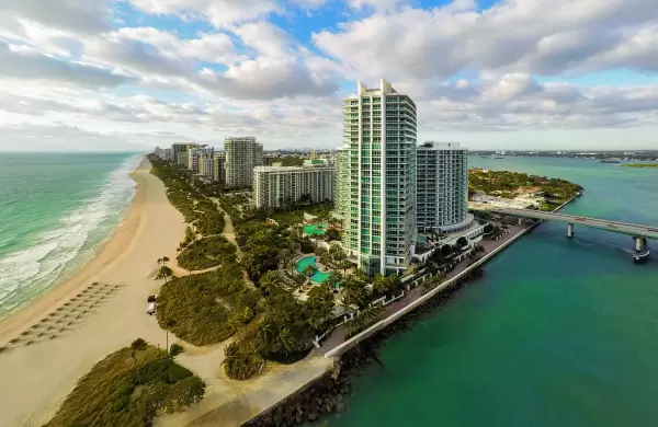 As es Bal Harbour, la joya de la ciudad de Miami donde el trmino "ultra lujo" queda chico