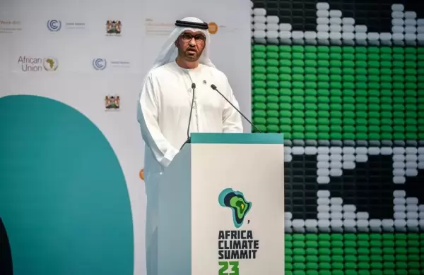 Mientras África se estanca en el sector de energía renovable, Emiratos Árabes Unidos rompe el mercado
