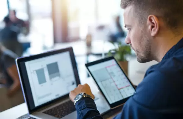 4 pasos para convertir tu conocimiento en un producto digital de seis cifras