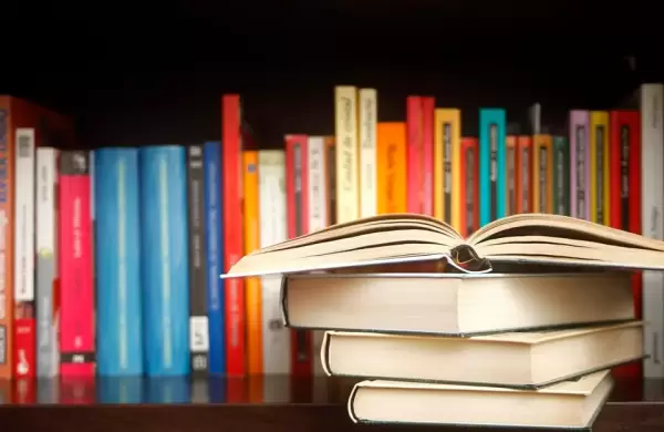 Por qué los políticos tienen tanto interés en publicar libros