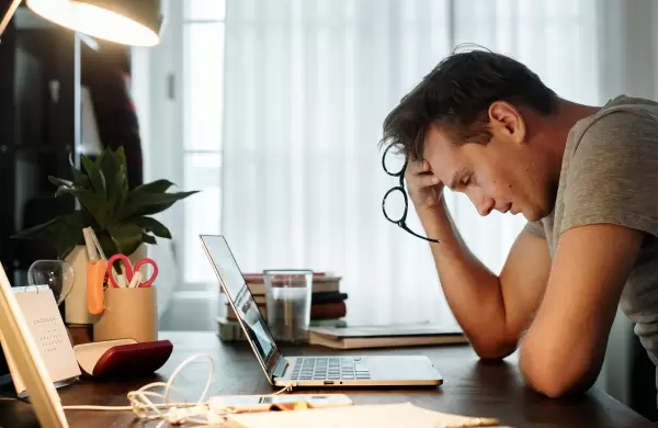 La trampa del emprendedor: cómo evitar los 7 hábitos tóxicos que frenan el crecimiento