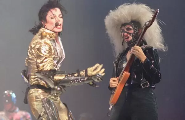 La histórica guitarrista de Michael Jackson, Jennifer Batten, palpita con Forbes Argentina su llegada al país