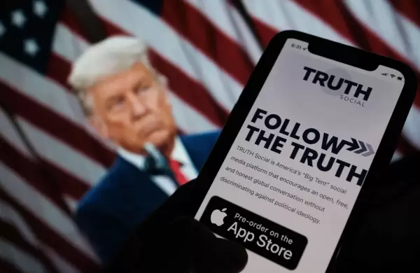 Trump continúa perdiendo millones de dólares con Truth Social