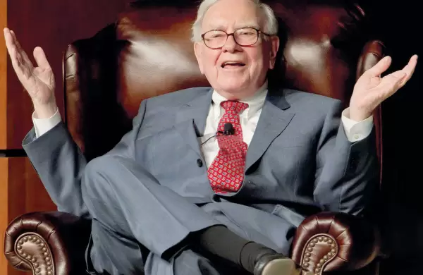 Warren Buffett dona ms de US$ 1.000 millones en acciones y se pronuncia contra las "dinastas familiares"
