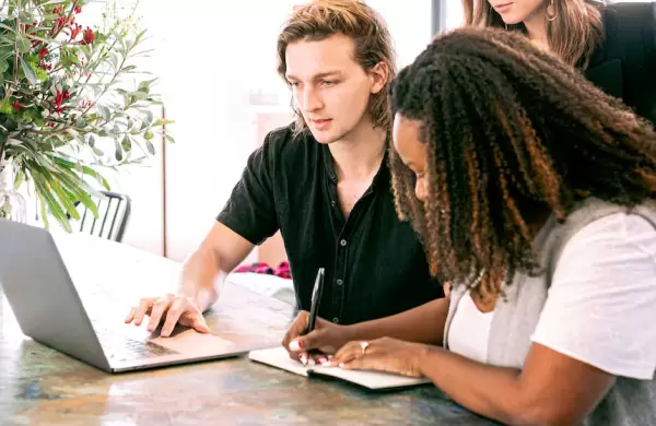 Menos horas de trabajo, más impacto: así es como los emprendedores más efectivos dominan su tiempo