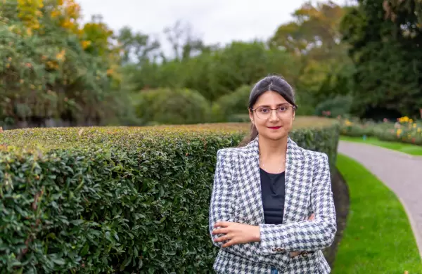 La ecuatoriana que le pone precio a los autos de Toyota en Alemania