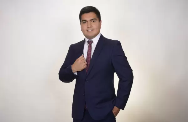 De ingeniero petrolero a experto en data; la historia de un joven de Pllaro que brilla en Seattle