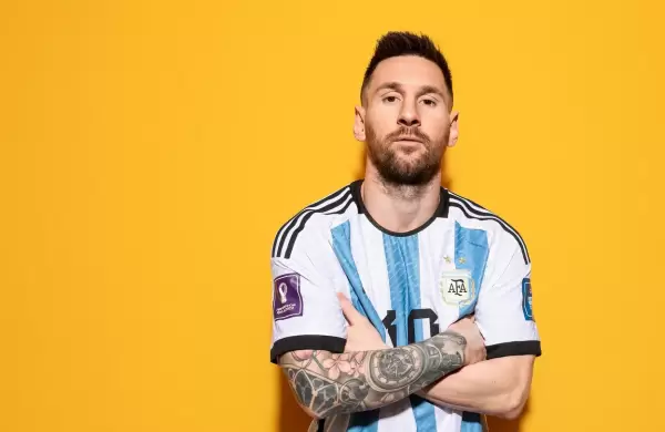 Subastaron las camisetas que Messi usó en Qatar 2022: por cuántos millones se vendieron