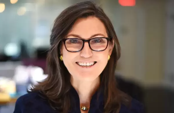 Gracias a Cathie Wood, ahora se puede invertir en la nueva startup de IA de Elon Musk con sólo US$ 500