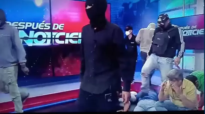Toma de delincuentes  a TC televsin Guayaquil - Ecuador