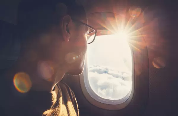 ¿Dónde está el asiento más seguro en un avión?