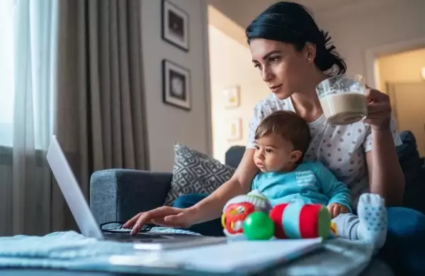 Cinco trabajos posibles para mams y paps que deben quedarse en casa