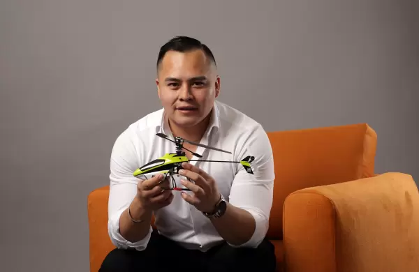 Su 'oficina' es un helicóptero Black Hawk, en Seúl