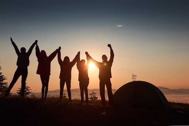 Amigos que son familia y familia que son amigos - Forbes Ecuador