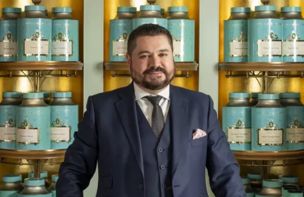 De Londres a Hong Kong: este ecuatoriano resplandece en la industria de la hospitalidad