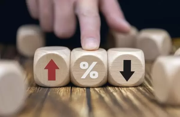 Ir por lana y volver abrigado