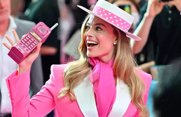 Tras el éxito rotundo de Barbie en 2023, Mattel lanzará un smartphone inspirado en la muñeca